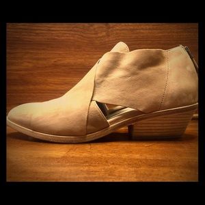 Eileen Fisher Vero Cuoio Ankle Booties